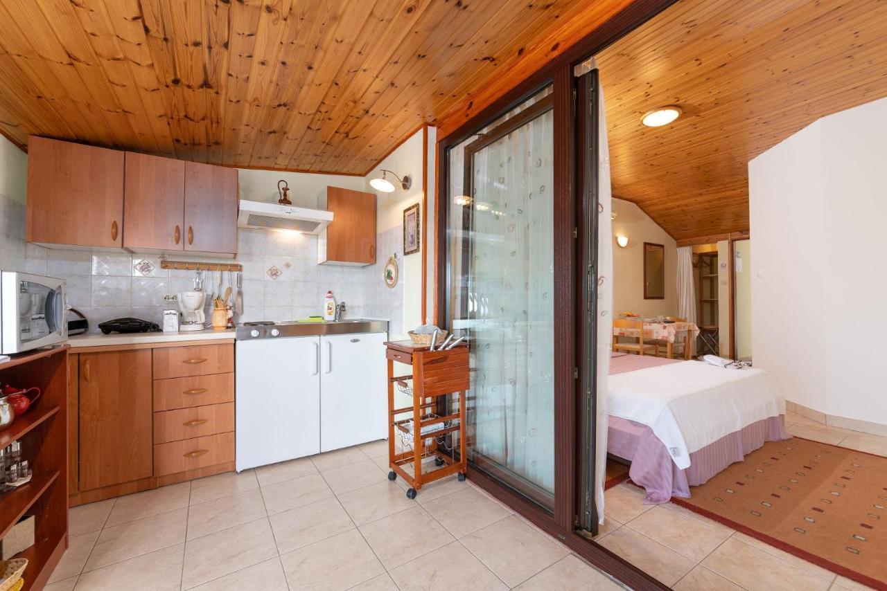 Apartments Pilicari (Adults Only) 로비니 외부 사진