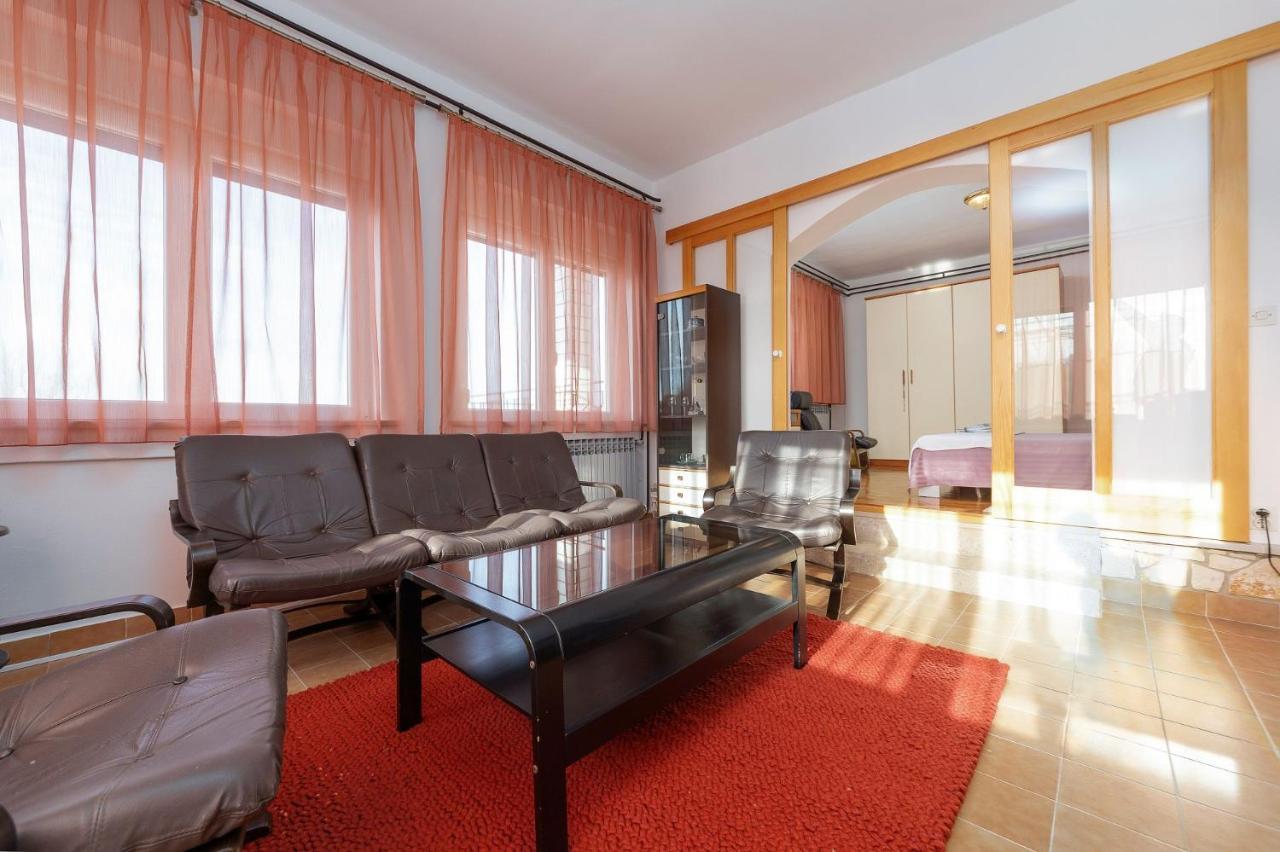 Apartments Pilicari (Adults Only) 로비니 외부 사진